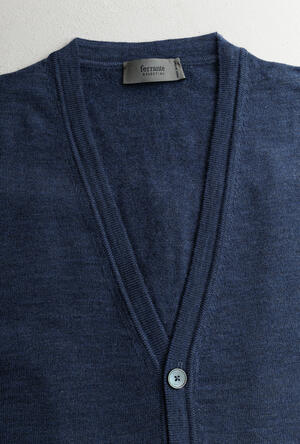 Gilet bottoni in lana pettinata ESSENTIAL - Ferrante | img vers.300x/