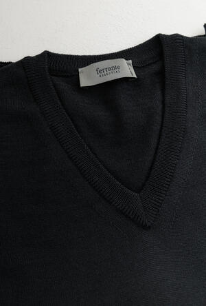 Pullover in lana pettinata ESSENTIAL - Ferrante | img vers.300x/