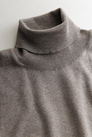 Brushed pure wool turtleneck ESSENTIAL - Ferrante | img vers.300x/