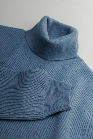 Dolcevita in maglia inglese lana e cashmere ROYAL RED - Ferrante | img vers.300x/