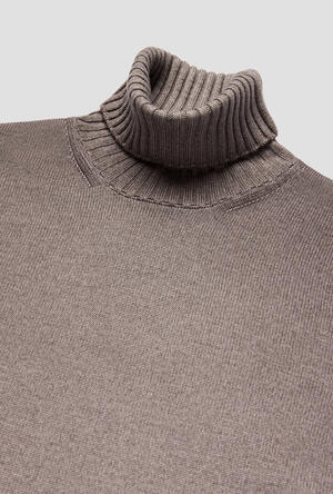 Garment-dyed wool turtleneck ESSENTIAL - Ferrante | img vers.300x/