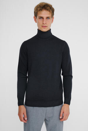 Garment-dyed wool turtleneck ESSENTIAL - Ferrante | img vers.300x/