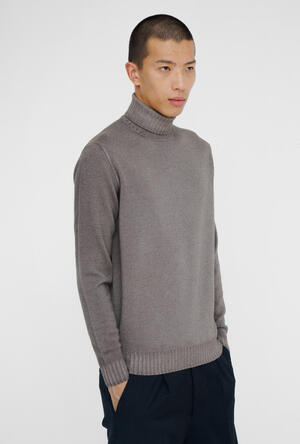 Garment-dyed wool turtleneck ESSENTIAL - Ferrante | img vers.300x/