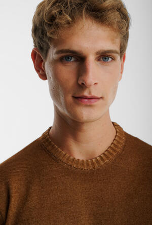 Garment-dyed wool crew neck ESSENTIAL - Ferrante | img vers.300x/