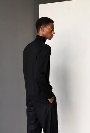 Brushed pure wool turtleneck ESSENTIAL - Ferrante | img vers.300x/