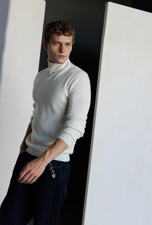 English knit turtleneck in wool and cashmere ROYAL RED - Ferrante | img vers.300x/