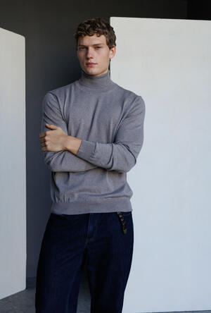 Brushed pure wool turtleneck ESSENTIAL - Ferrante | img vers.300x/