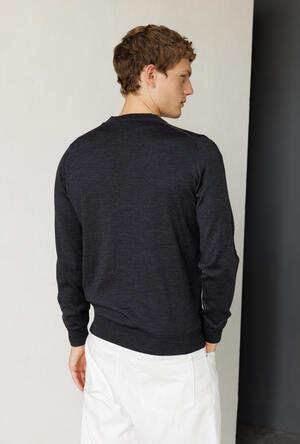 Cardigan in pura lana pettinata ESSENTIAL - Ferrante | img vers.300x/