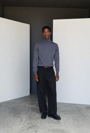 Brushed pure wool turtleneck ESSENTIAL - Ferrante | img vers.300x/