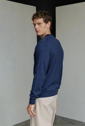 Cardigan in pura lana pettinata ESSENTIAL - Ferrante | img vers.300x/