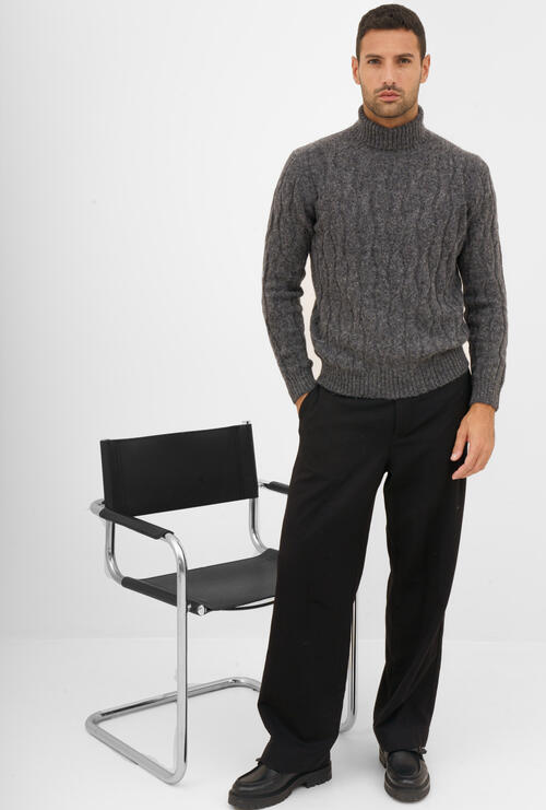 Cable knit in alpaca Dark Grey