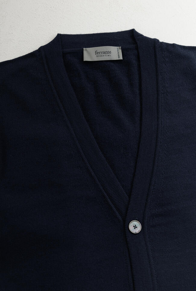Gilet bottoni in lana pettinata ESSENTIAL - Ferrante | img vers.1300x/