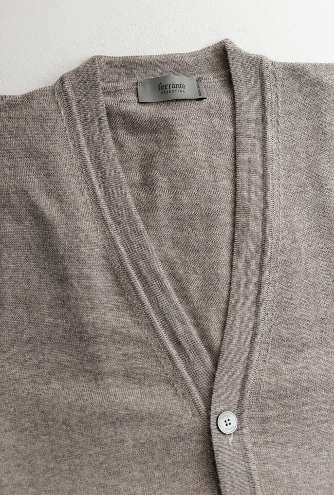 Gilet bottoni in lana pettinata ESSENTIAL - Ferrante | img vers.1300x/