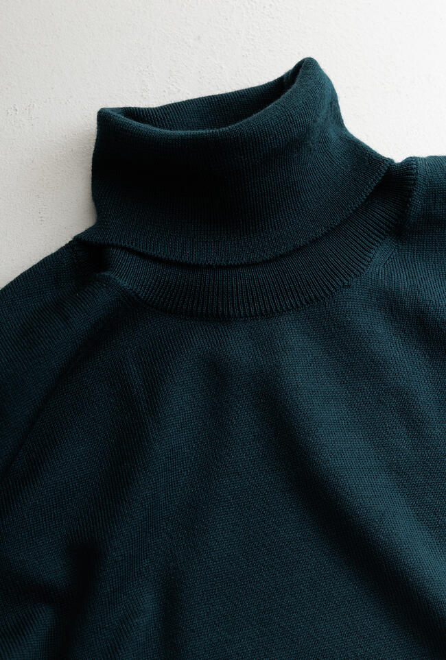 Brushed pure wool turtleneck ESSENTIAL - Ferrante | img vers.1300x/