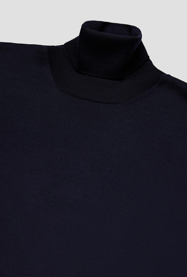 Ultralight wool turtleneck ROYAL RED - Ferrante | img vers.1300x/
