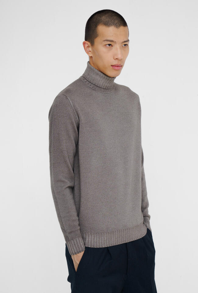Garment-dyed wool turtleneck ESSENTIAL - Ferrante | img vers.1300x/