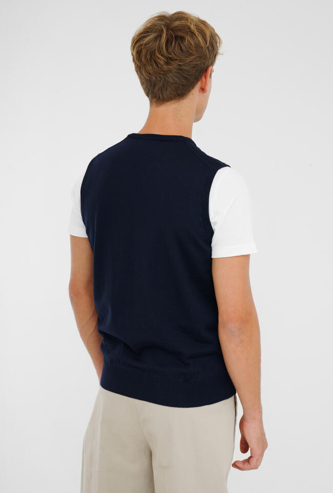Gilet bottoni in lana pettinata ESSENTIAL - Ferrante | img vers.1300x/